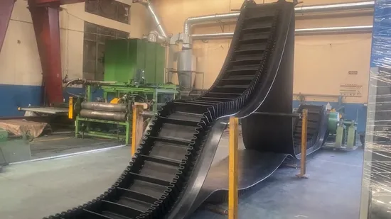 Banda transportadora con faldón de caucho resistente al calor para el transporte de materiales de acero o arena